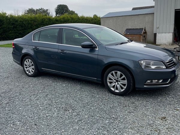 Volkswagen Passat Saloon, Diesel, 2013, Grey