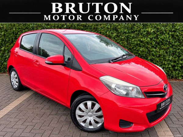 Toyota Yaris Hatchback, Petrol, 2014, Red
