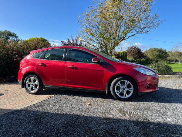 Ford Focus Hatchback, Diesel, 2014, Red