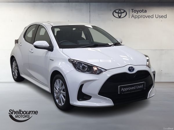 Toyota Yaris Hatchback, Petrol Hybrid, 2021, White