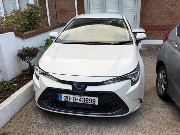 Toyota Corolla Saloon, Petrol Hybrid, 2021, White
