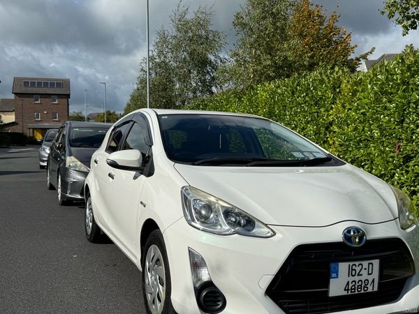 Toyota Aqua Hatchback, Petrol Hybrid, 2016, White