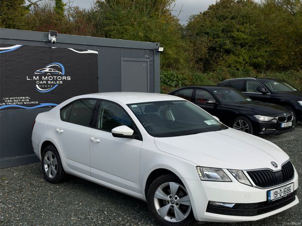 Skoda Octavia Saloon, Diesel, 2019, White