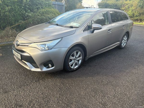 Toyota Avensis MPV, Diesel, 2015, Bronze