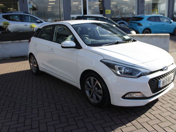 Hyundai i20 Hatchback, Petrol, 2016, White