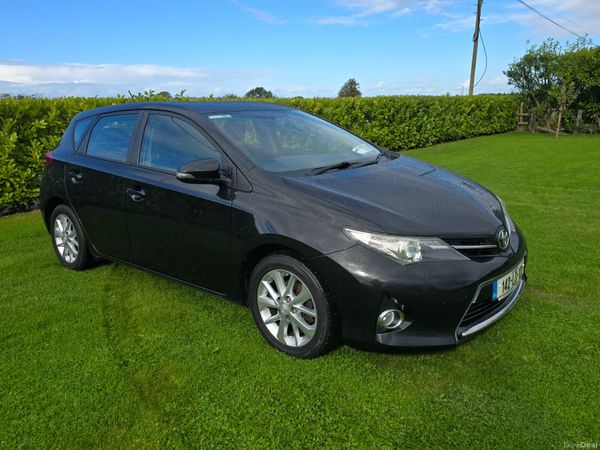 Toyota Auris Hatchback, Diesel, 2014, Black