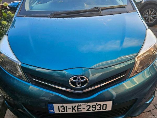 Toyota Yaris Hatchback, Petrol, 2013, Blue