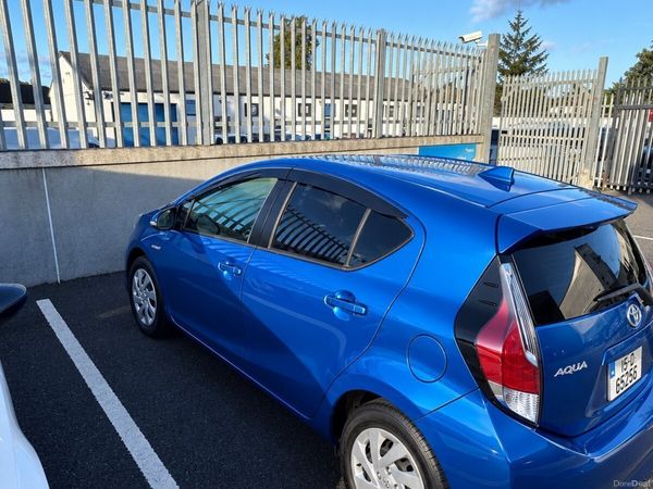 Toyota Aqua Hatchback, Petrol Hybrid, 2015, Blue