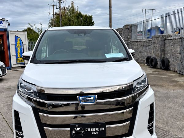 Toyota Noah MPV, Petrol Hybrid, 2020, White