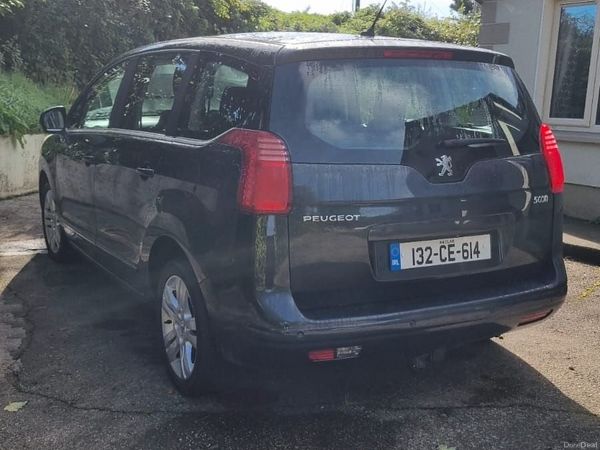Peugeot 5008 MPV, Diesel, 2013, Blue