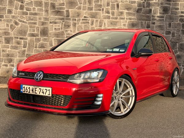 Volkswagen Golf Hatchback, Diesel, 2016, Red
