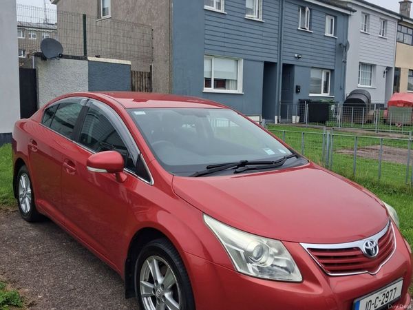 Toyota Avensis Saloon, Diesel, 2010, Red