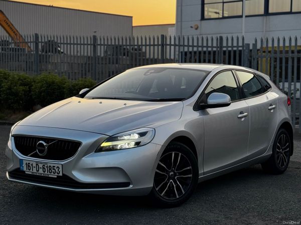 Volvo V40 Hatchback, Diesel, 2016, Silver