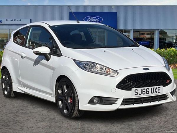 Ford Fiesta Hatchback, Petrol, 2016, White