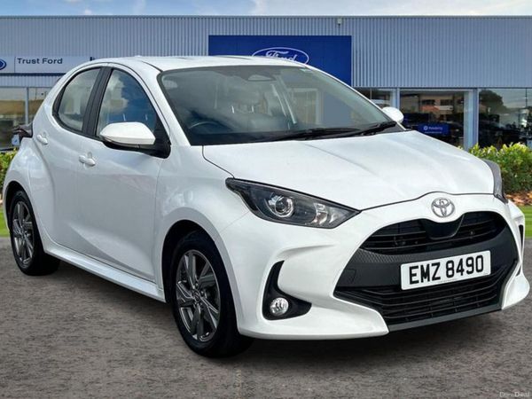 Toyota Yaris Hatchback, Petrol Hybrid, 2024, White