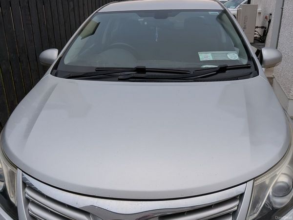 Toyota Avensis Saloon, Diesel, 2012, Silver
