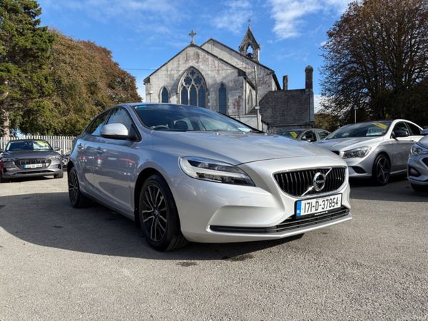 Volvo V40 Hatchback, Diesel, 2017, Grey