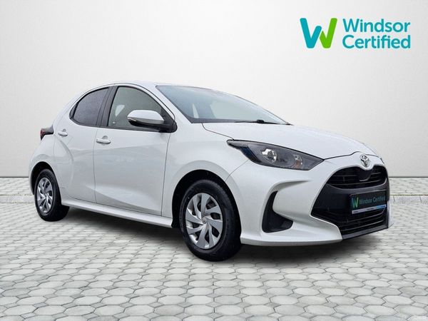 Toyota Yaris Hatchback, Petrol, 2021, White