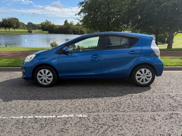 Toyota Aqua Hatchback, Petrol Hybrid, 2014, Blue