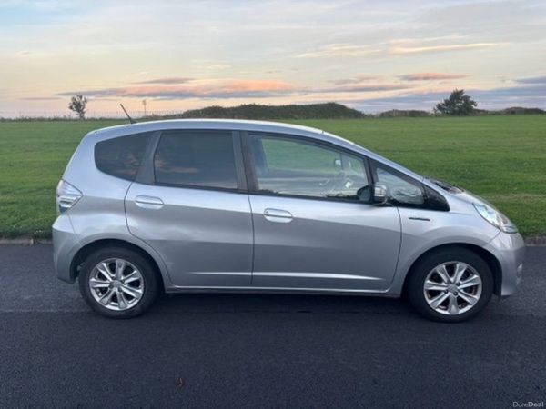 Honda Jazz Hatchback, Petrol, 2015, Silver