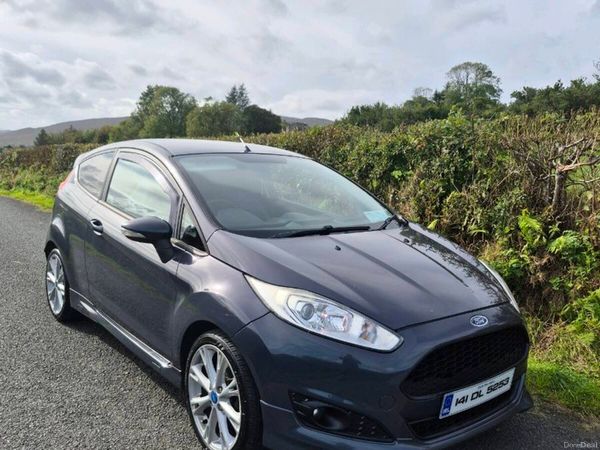 Ford Fiesta Hatchback, Petrol, 2014, Grey
