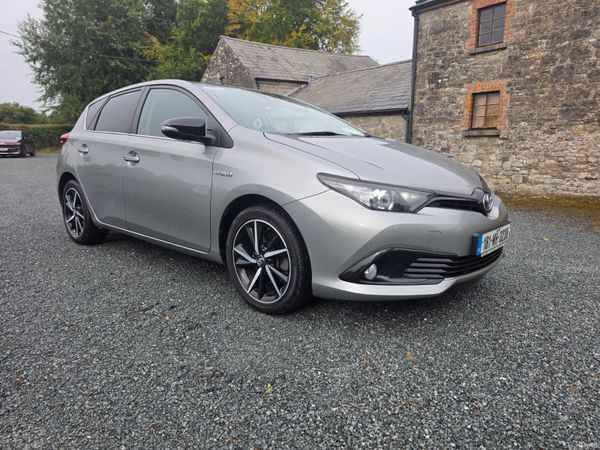 Toyota Auris MPV, Petrol Hybrid, 2018, Grey