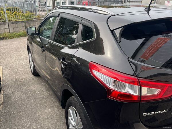 Nissan Qashqai SUV, Diesel, 2017, Black