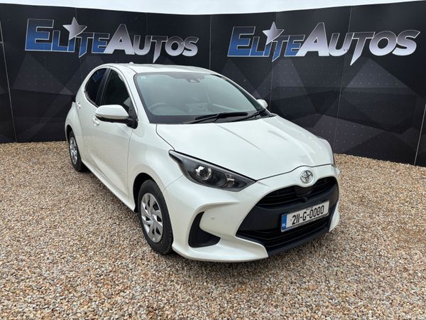Toyota Yaris Hatchback, Petrol, 2021, White