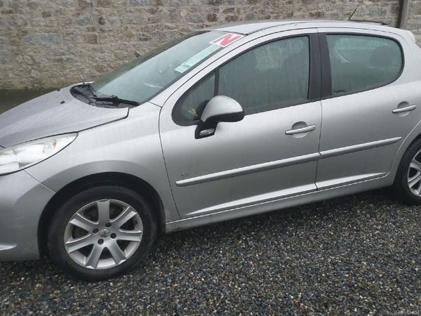 Peugeot 207 Hatchback, Petrol, 2009, Silver