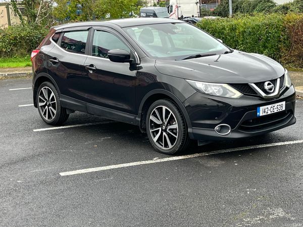 Nissan Qashqai Hatchback, Diesel, 2014, Black