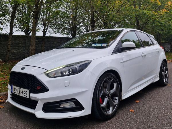 Ford Focus Hatchback, Diesel, 2015, White