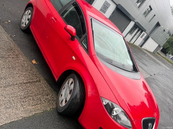 SEAT Leon Hatchback, Petrol, 2007, Red