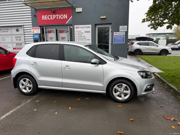 Volkswagen Polo Hatchback, Petrol, 2014, Silver