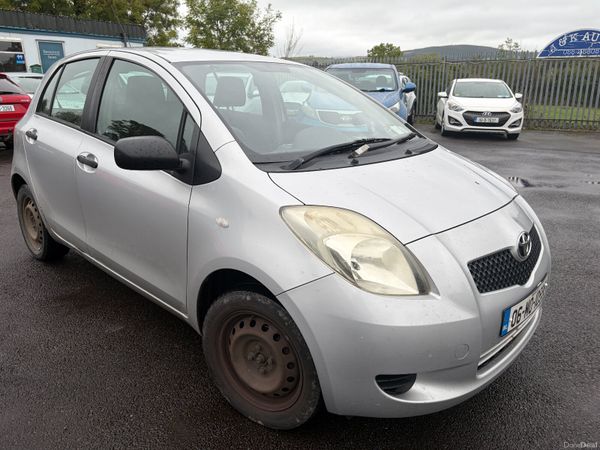 Toyota Yaris Hatchback, Petrol, 2006, Silver