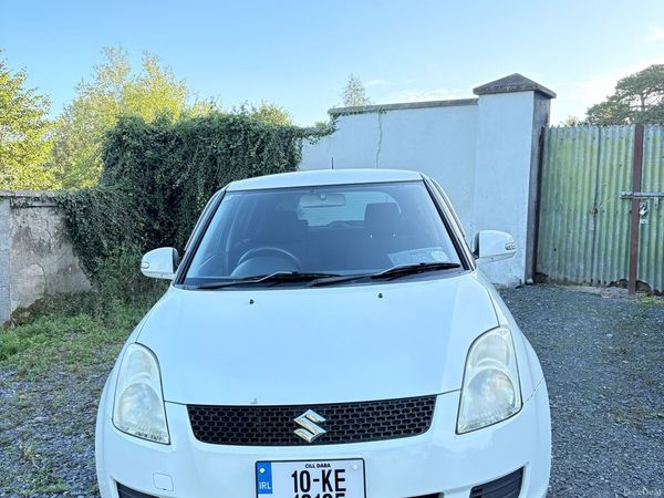 Suzuki Swift Hatchback, Petrol, 2010, White
