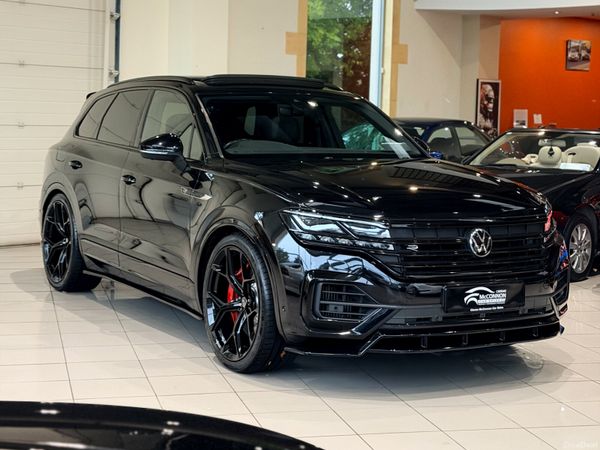 Volkswagen Touareg SUV, Petrol Plug-in Hybrid, 2022, Black