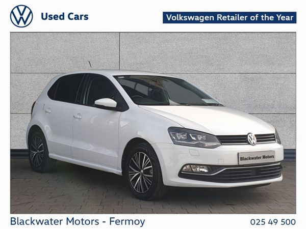 Volkswagen Polo Hatchback, Petrol, 2016, White