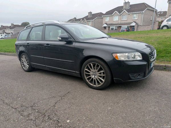 Volvo V50 Estate, Diesel, 2011, Black