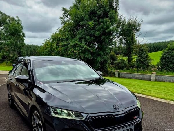 Skoda Octavia Saloon, Diesel, 2023, Black