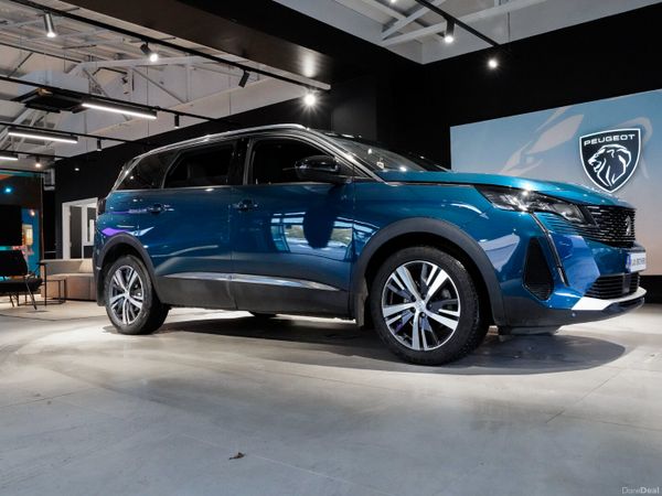 Peugeot 5008 MPV, Diesel, 2023, Blue