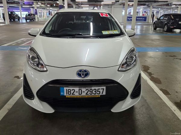 Toyota Aqua Hatchback, Petrol Hybrid, 2018, White