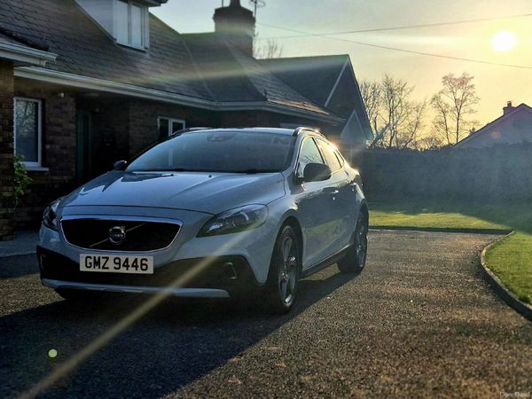 Volvo V40 Hatchback, Petrol, 2013, Grey