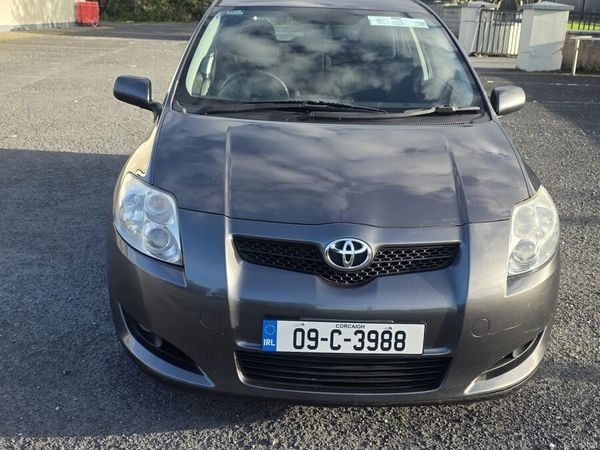 Toyota Auris Hatchback, Diesel, 2009, Grey