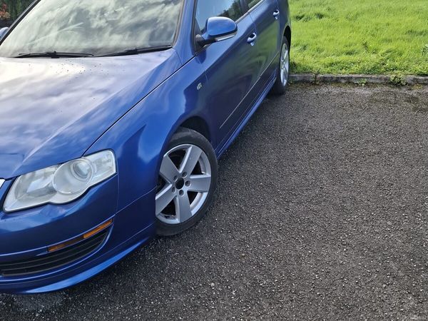Volkswagen Passat Saloon, Diesel, 2009, Blue