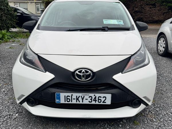 Toyota Aygo Hatchback, Petrol, 2016, White