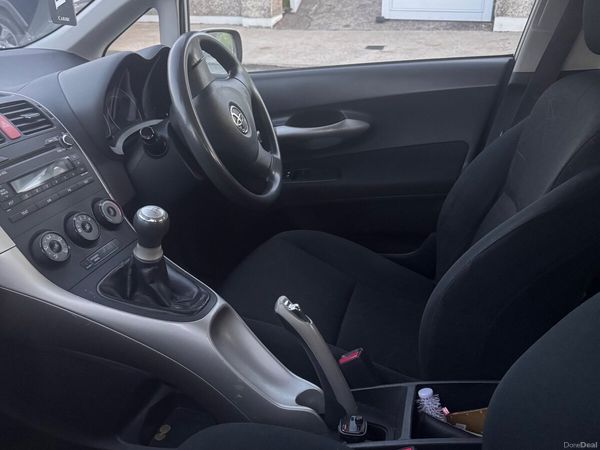 Toyota Auris Hatchback, Petrol, 2007, Silver