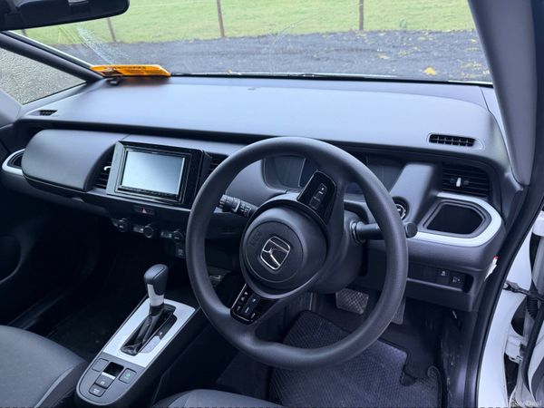 Honda Fit Hatchback, Petrol Hybrid, 2023, White