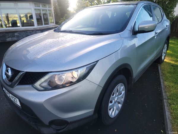 Nissan Qashqai Hatchback, Diesel, 2014, Silver