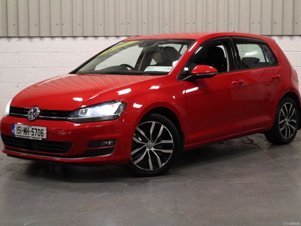 Volkswagen Golf Hatchback, Petrol, 2015, Red