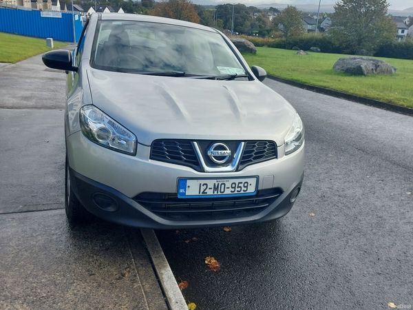 Nissan Qashqai Estate/Jeep, Diesel, 2012, Silver